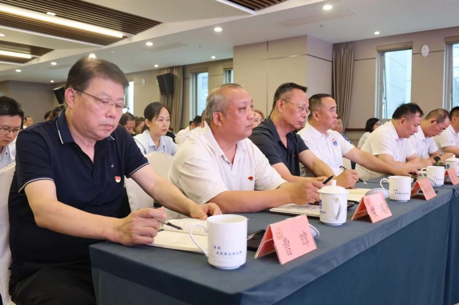 C:/Users/admin/Desktop/凝心聚力謀發(fā)展 同心奮斗譜新篇——南京市公安局國資辦黨總支、南京市保安服務(wù)有限公司黨支部聯(lián)合舉辦專題黨課/2.jpg2