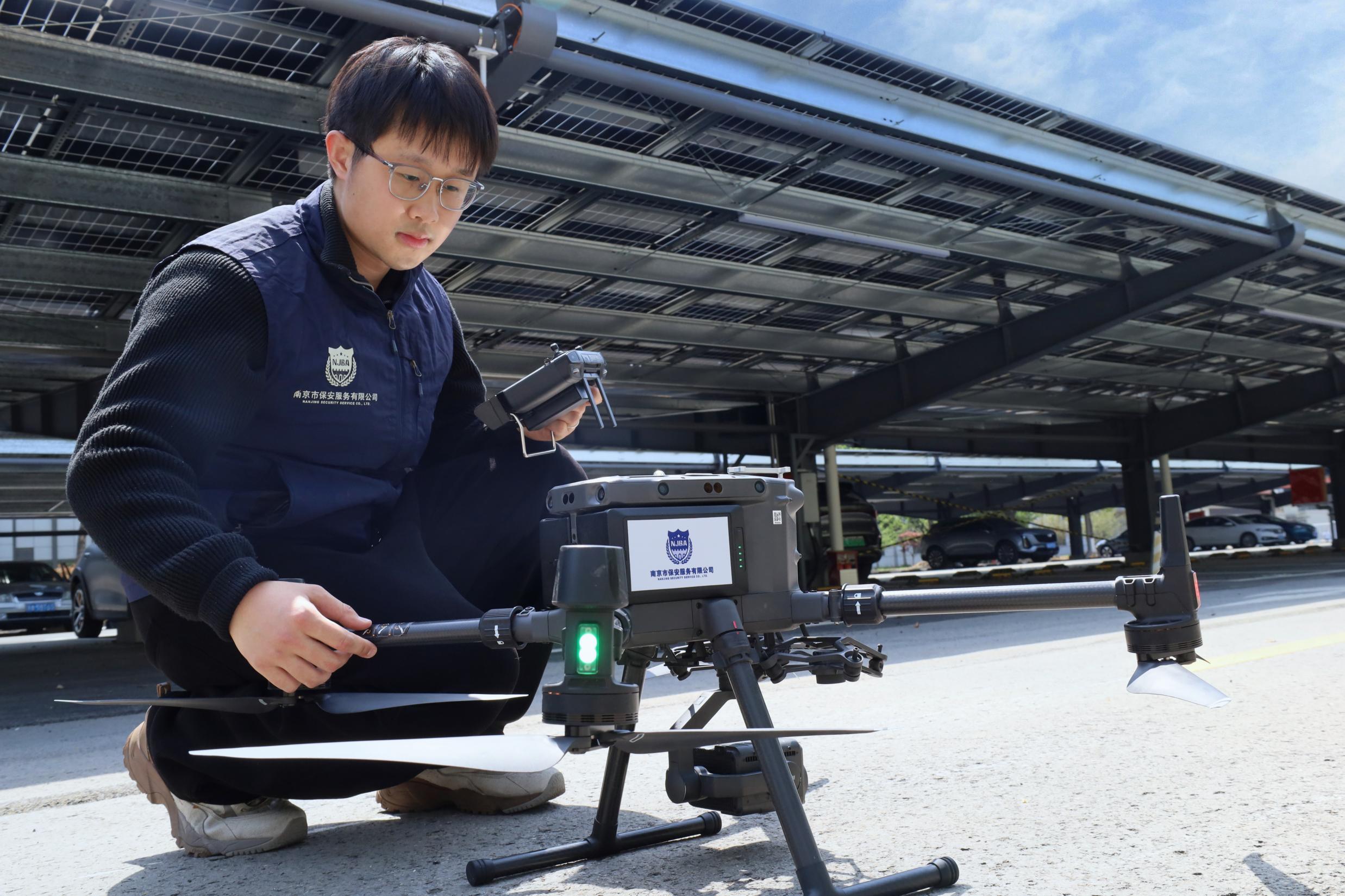 E:/25.12.10后 上傳網(wǎng)站留存/【回首2025】南京保安“五新”答卷迎接“十五五”/回首2025照片/23.jpg23