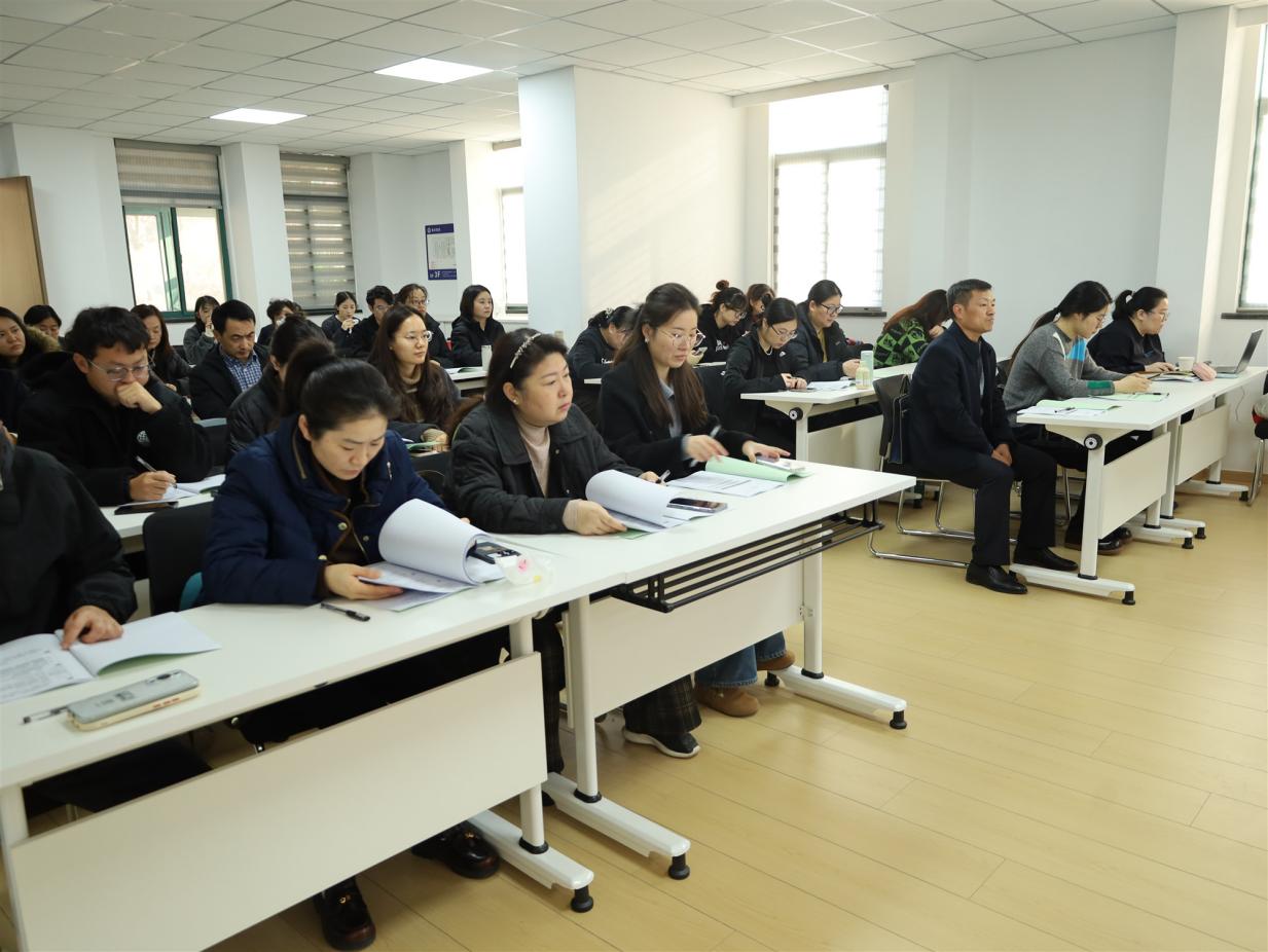 E:/25.12.10后 上傳網(wǎng)站留存/學新規(guī)強技能 防風險促合規(guī)——南京市保安服務有限公司舉辦新增值稅法專題培訓/照片/IMG_9380_副本.jpgIMG_9380_副本