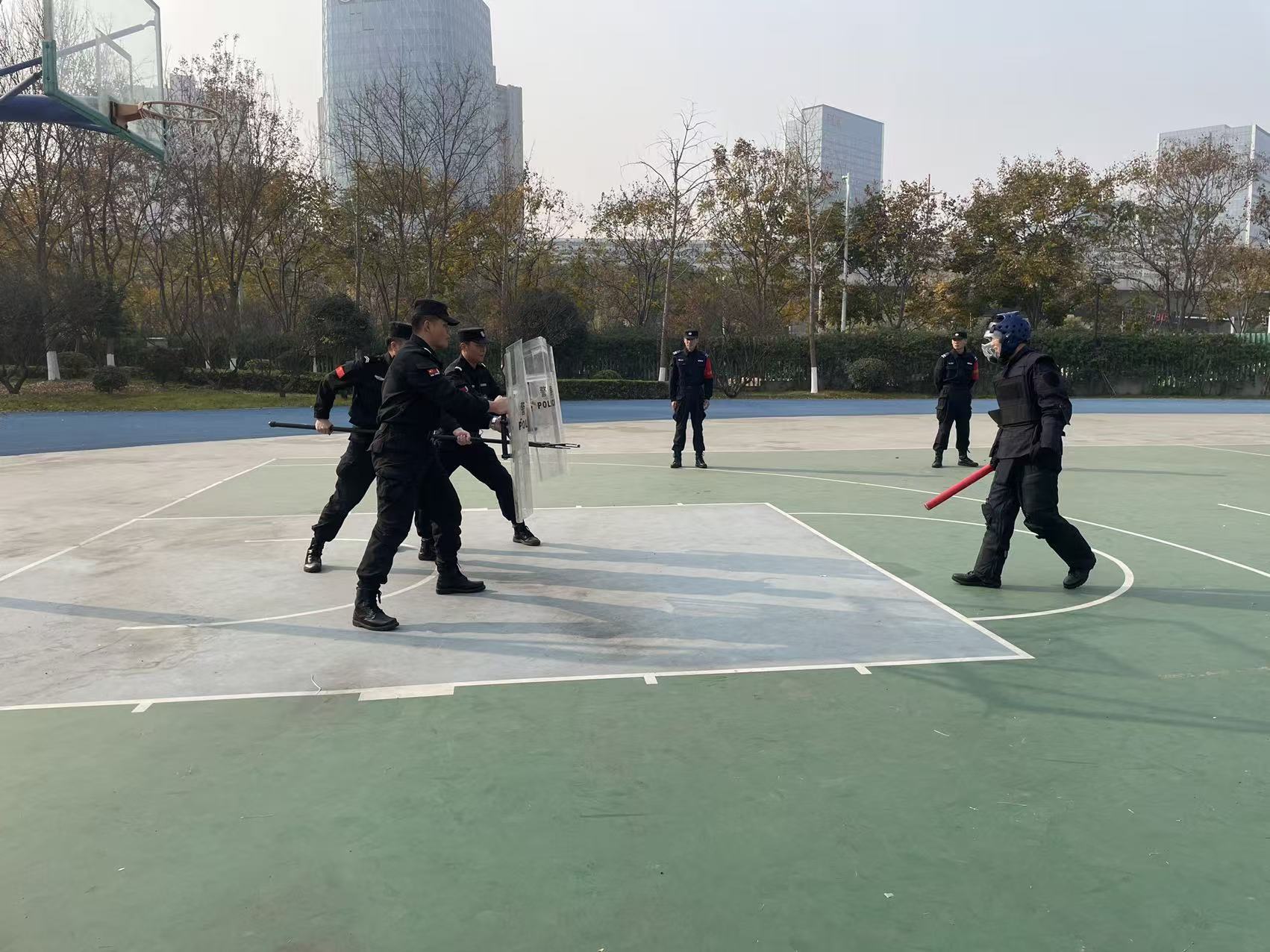 E:/25.12.10后 上傳網站留存/喜報！南京市保安服務有限公司建鄴分公司榮獲“校園最小應急單元技能競賽”一等獎/照片/ef12cf02b7bf17801f82f2d7cee6249a.jpgef12cf02b7bf17801f82f2d7cee6249a